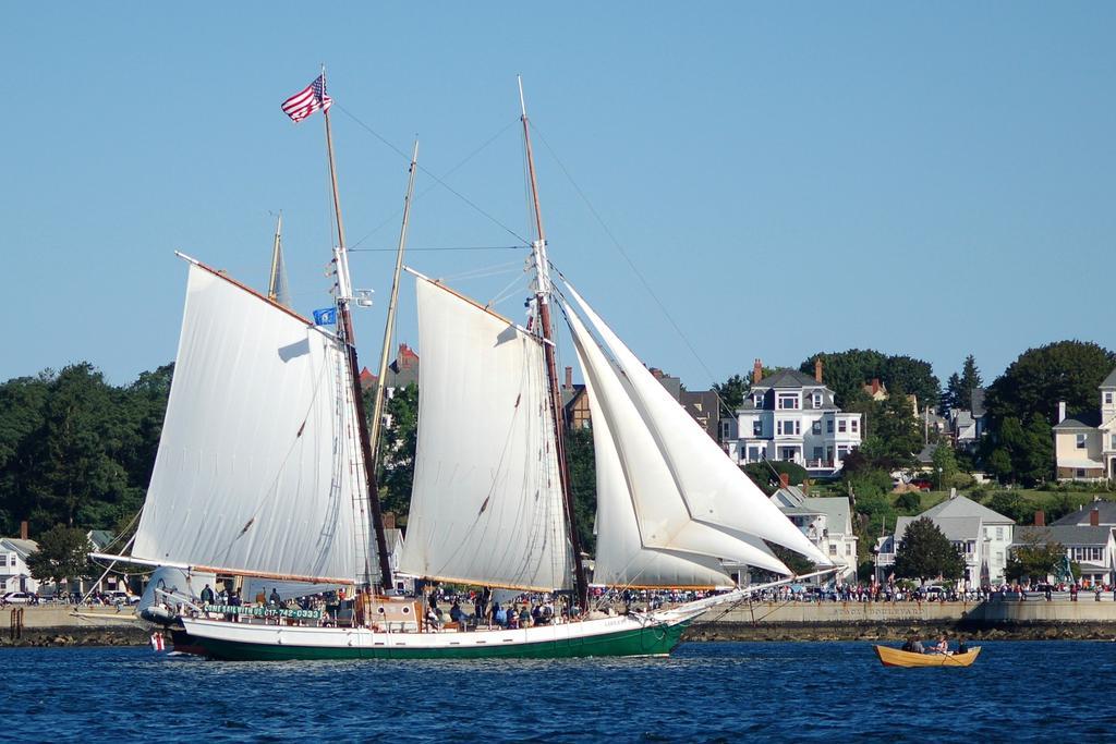 Ocean House Hotel At Bass Rocks Gloucester Bagian luar foto